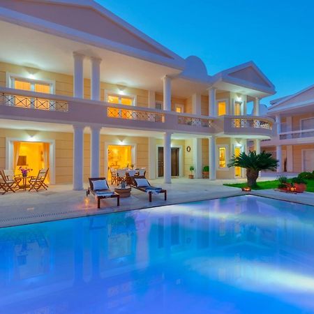 The Painters Luxurious Villa อานาวีซอส ภายนอก รูปภาพ