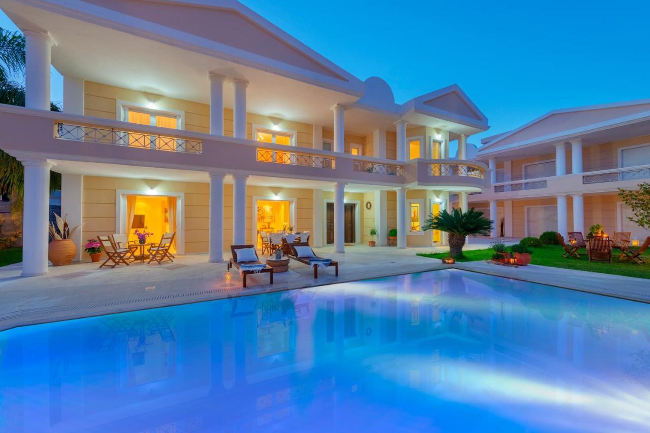 The Painters Luxurious Villa อานาวีซอส ภายนอก รูปภาพ