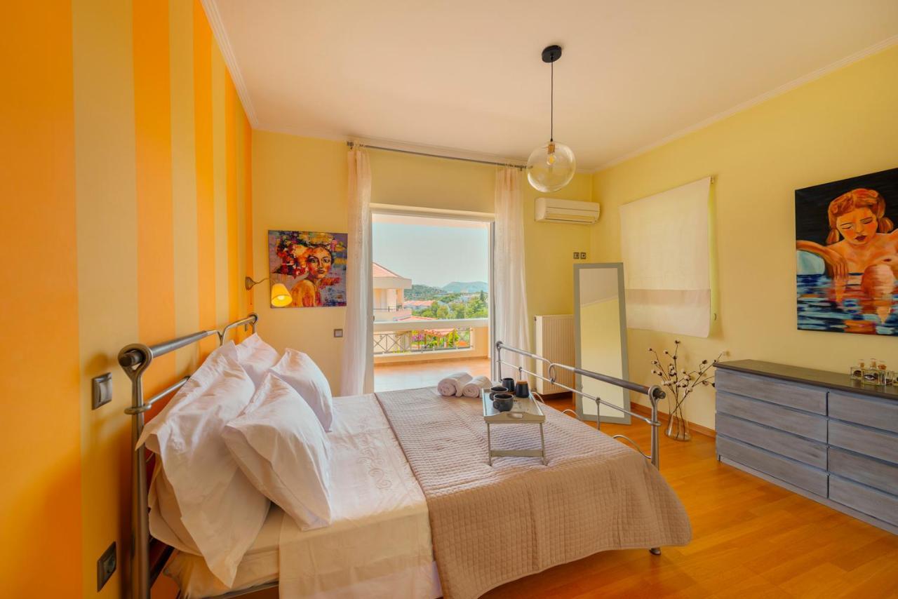 The Painters Luxurious Villa อานาวีซอส ภายนอก รูปภาพ