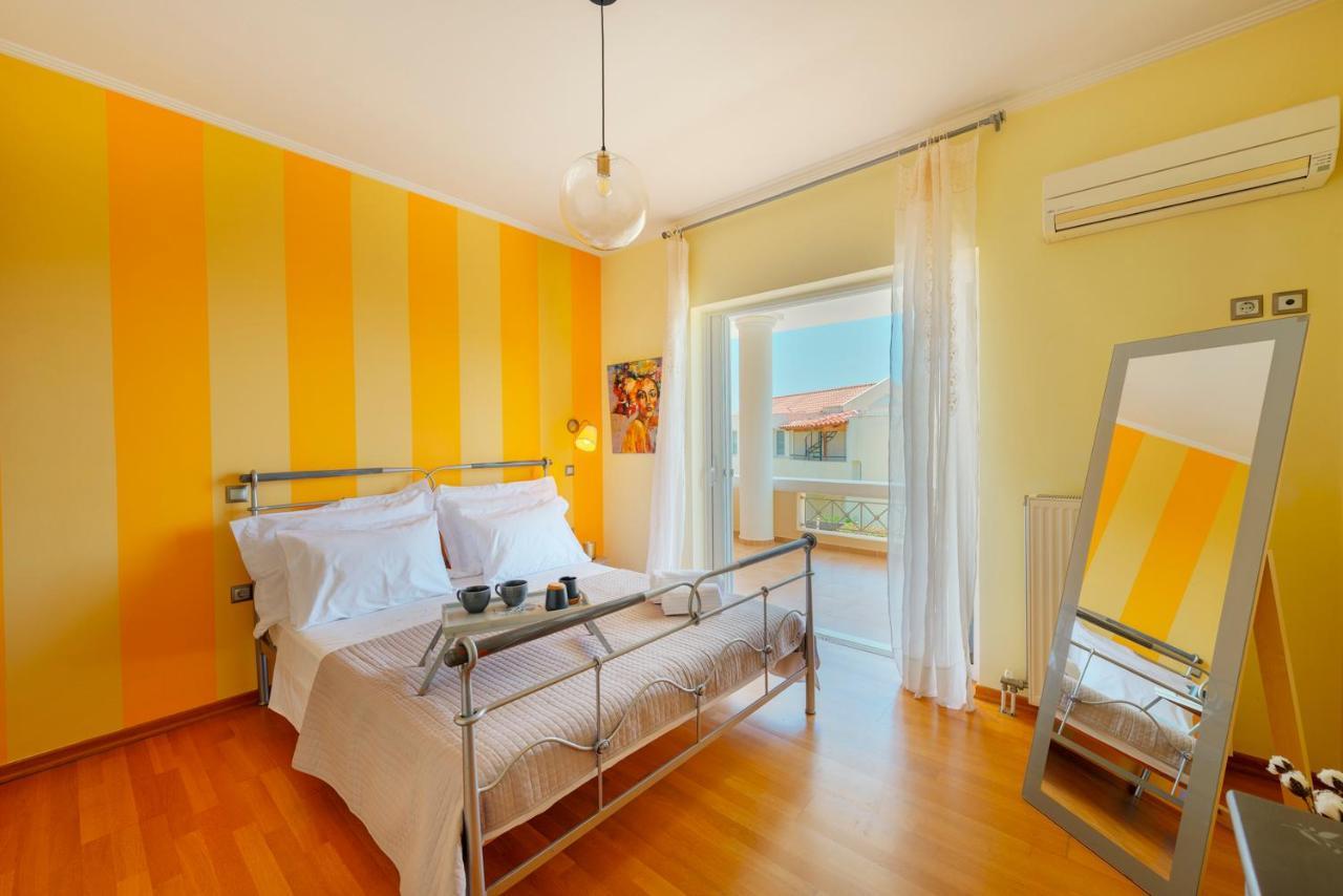 The Painters Luxurious Villa อานาวีซอส ภายนอก รูปภาพ