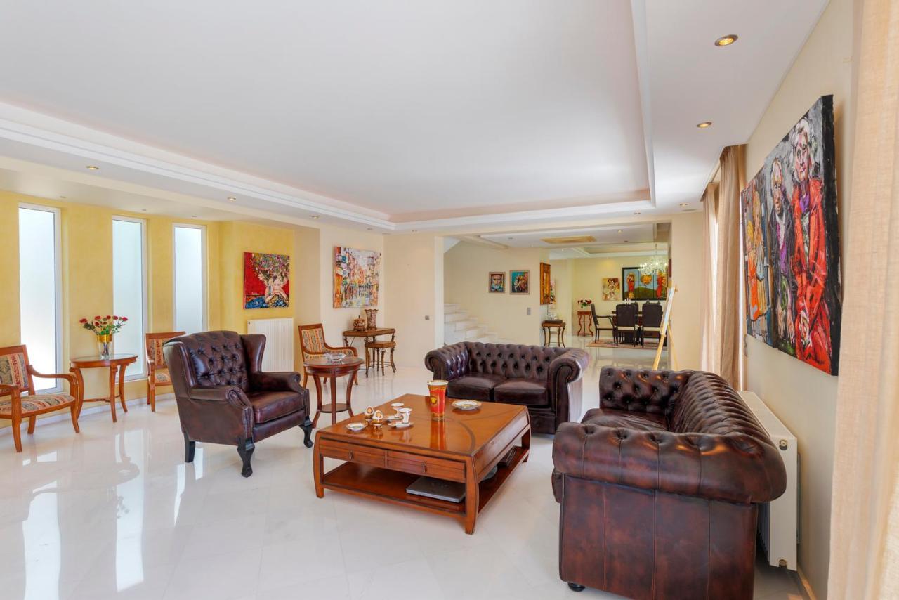 The Painters Luxurious Villa อานาวีซอส ภายนอก รูปภาพ
