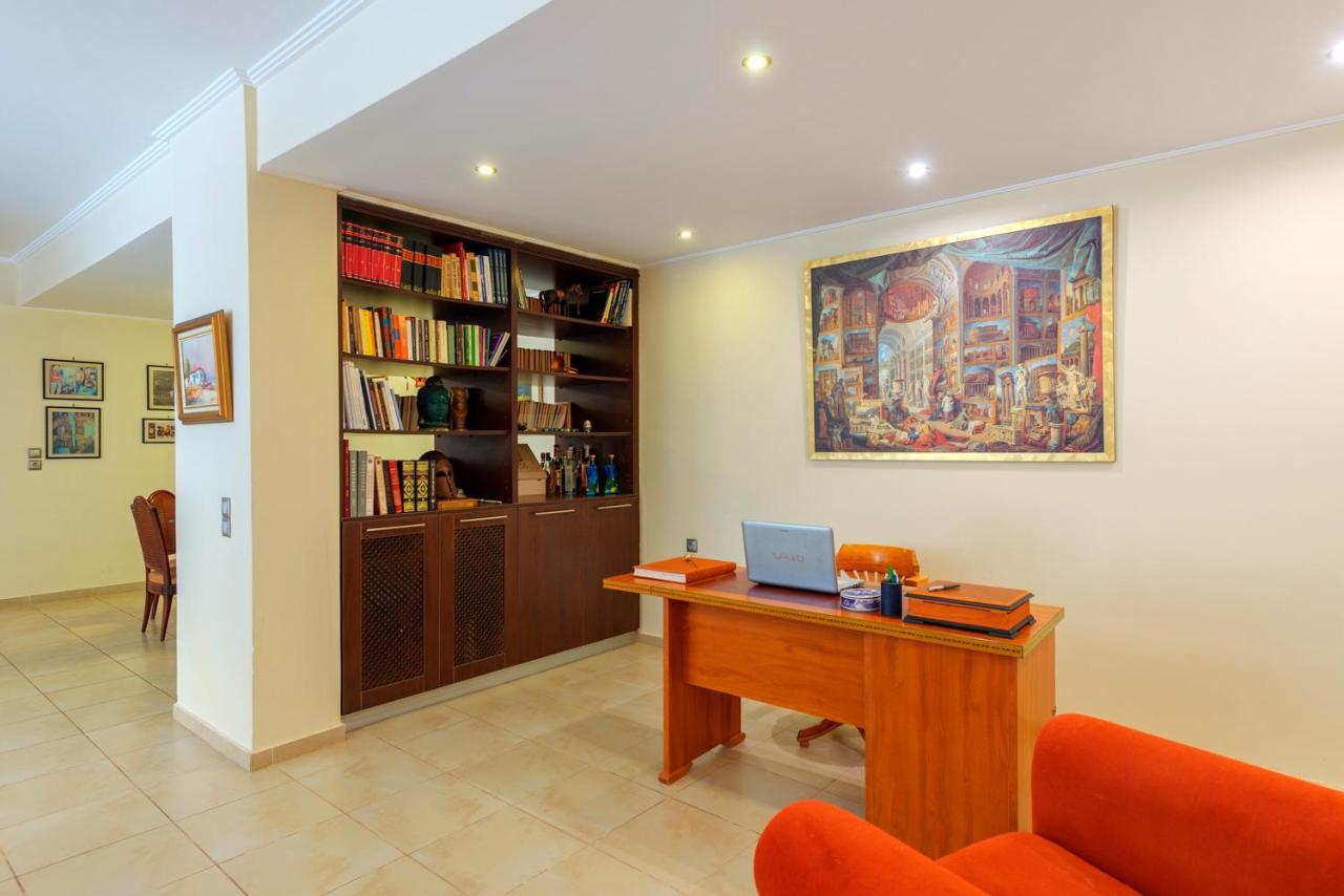 The Painters Luxurious Villa อานาวีซอส ภายนอก รูปภาพ